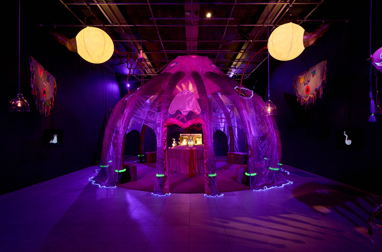 Rae-Yen Song 宋瑞渊, •~TUA~• 大眼 •~MAK~• (2026). Installation view at FACT Liverpool. Courtesy the artist. Photography by Rob Battersby.