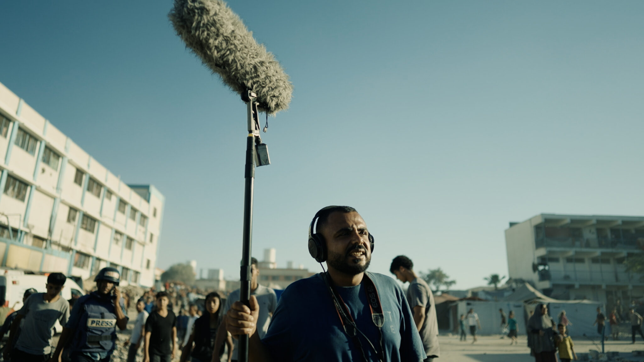 Gaza Sound man 8 Tracks 00 17 39 11 Still003